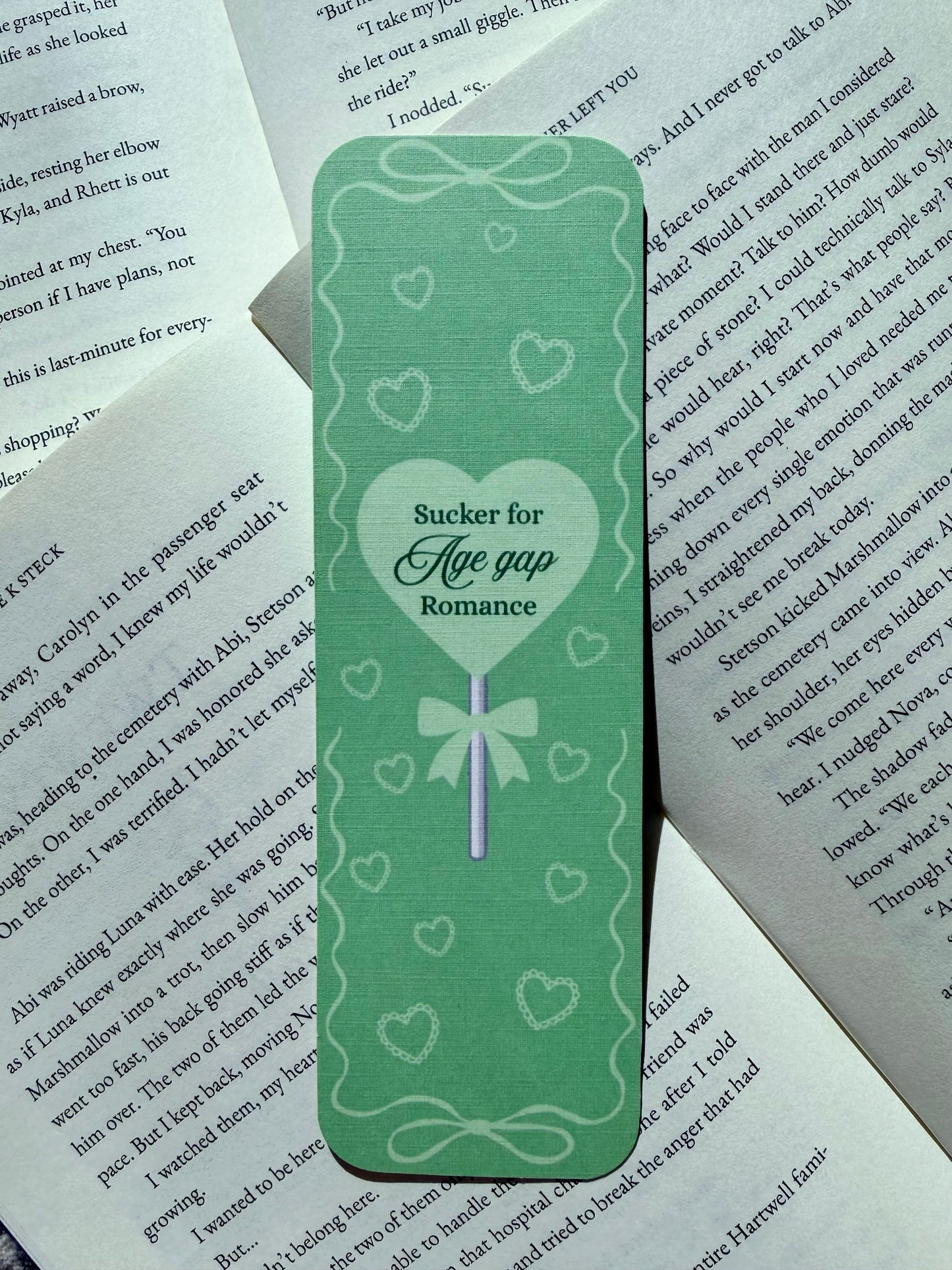 "𝒮𝓊𝒸𝓀𝑒𝓇 𝒻𝑜𝓇 𝒜𝑔𝑒 𝑔𝒶𝓅 𝑅𝑜𝓂𝒶𝓃𝒸𝑒" bookmark