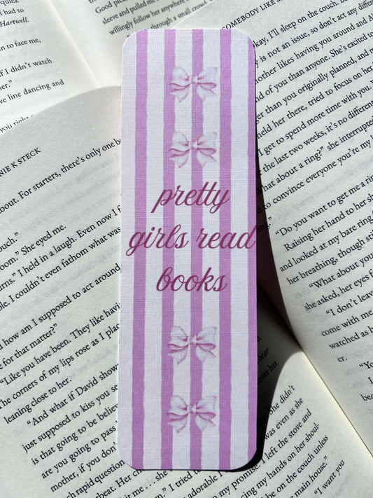 "𝒫𝓇𝑒𝓉𝓉𝓎 𝑔𝒾𝓇𝓁𝓈 𝓇𝑒𝒶𝒹 𝒷𝑜𝑜𝓀𝓈" bookmark